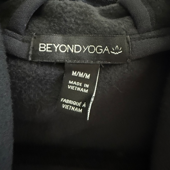 BEYOND YOGA Women's Beyond Yoga Urban Explorer Long Sleeve 1/2 Zip Black NWT - Picture 8 of 9